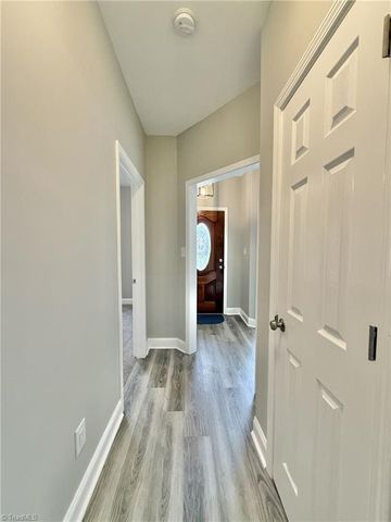 936 George Place Drive, Kernersville, NC 27284