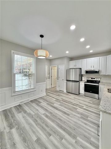 936 George Place Drive, Kernersville, NC 27284