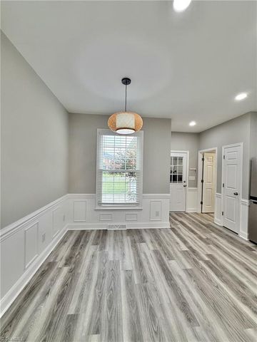 936 George Place Drive, Kernersville, NC 27284