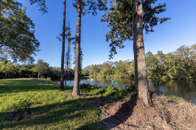30 Ellis Road, League City, TX 77573