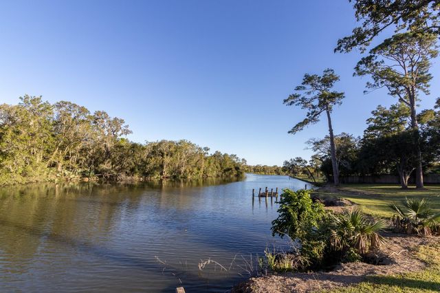 30 Ellis Road, League City, TX 77573