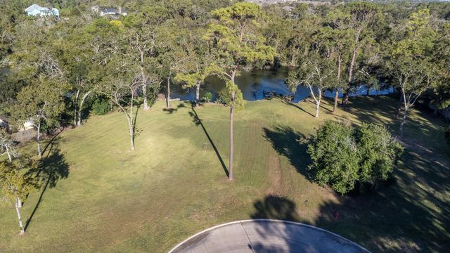 30 Ellis Road, League City, TX 77573
