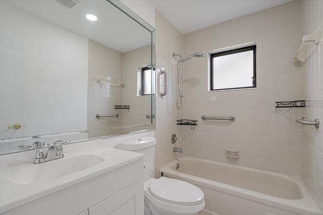 6510 OLIVEWOOD Circle, Greenacres, FL 33463