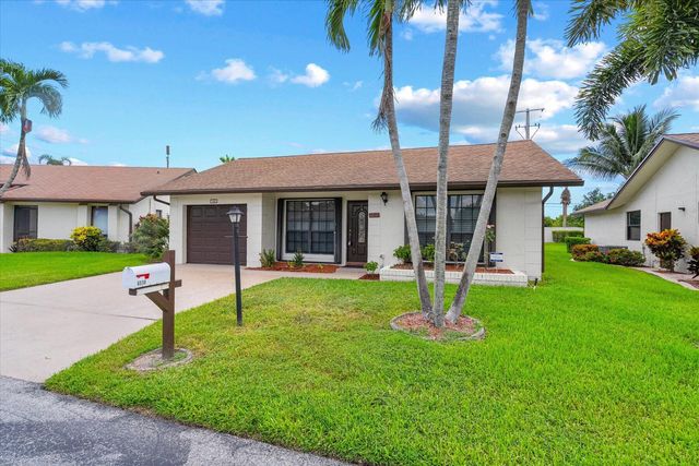 6510 OLIVEWOOD Circle, Greenacres, FL 33463