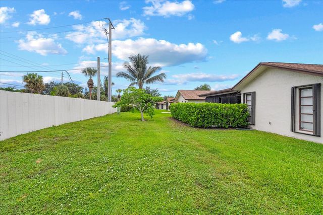 6510 OLIVEWOOD Circle, Greenacres, FL 33463