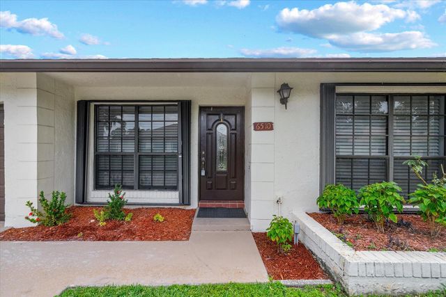 6510 OLIVEWOOD Circle, Greenacres, FL 33463
