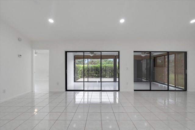 6510 OLIVEWOOD Circle, Greenacres, FL 33463