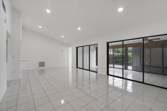6510 OLIVEWOOD Circle, Greenacres, FL 33463