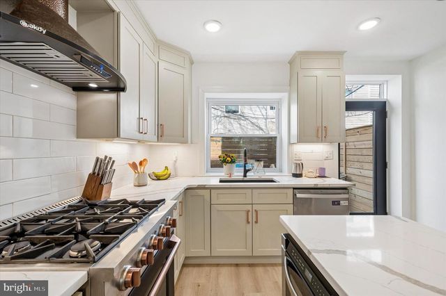 1227 WEBSTER ST, Philadelphia, PA 19147