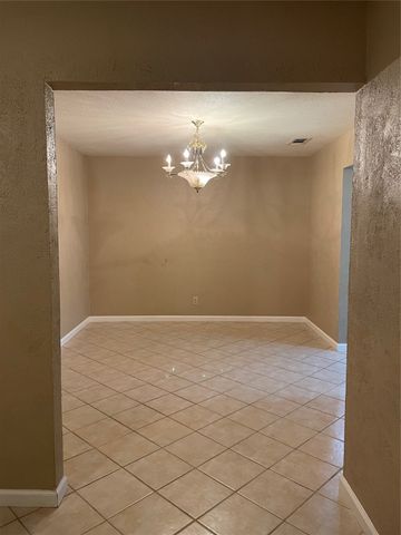 2111 W Pearl Street, Granbury, TX 76048