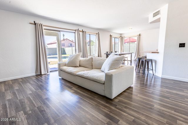 6736 N 76TH Drive, Glendale, AZ 85303