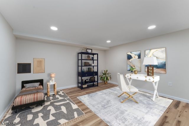 4 Lingert Ave, Clinton Town, NJ 08809