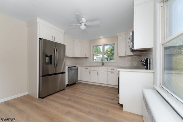 4 Lingert Ave, Clinton Town, NJ 08809