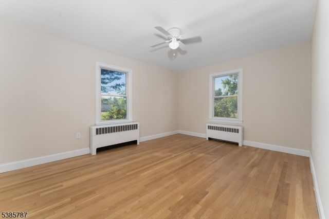 4 Lingert Ave, Clinton Town, NJ 08809
