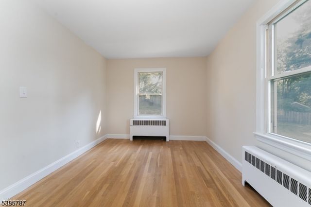 4 Lingert Ave, Clinton Town, NJ 08809