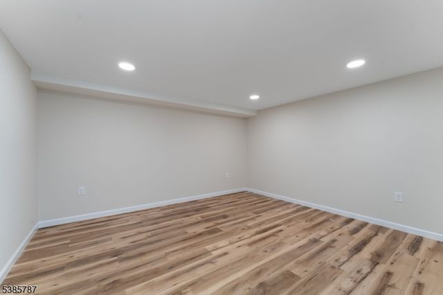 4 Lingert Ave, Clinton Town, NJ 08809