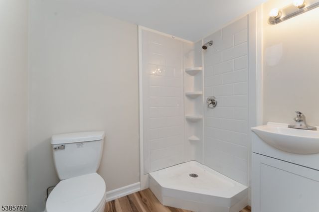 4 Lingert Ave, Clinton Town, NJ 08809