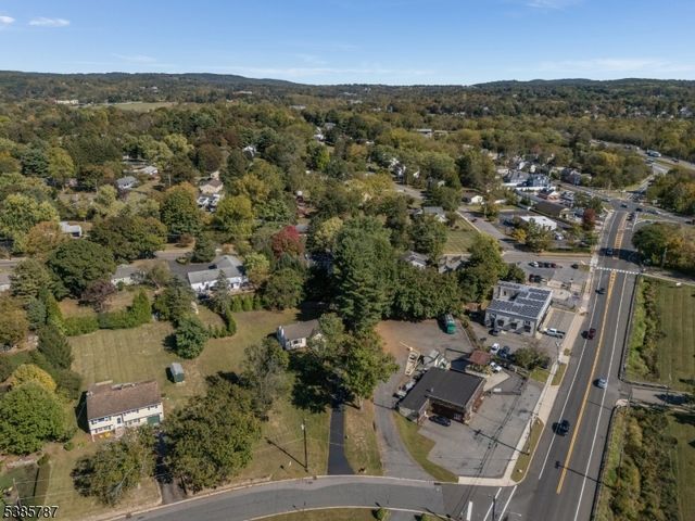 4 Lingert Ave, Clinton Town, NJ 08809