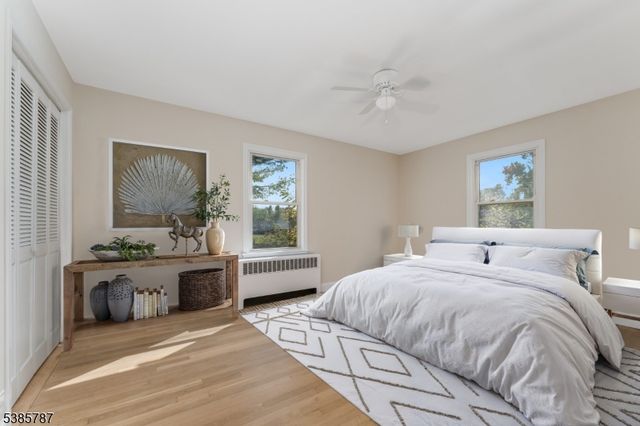 4 Lingert Ave, Clinton Town, NJ 08809