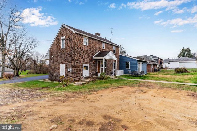 8 HELEN ST, Enola, PA 17025