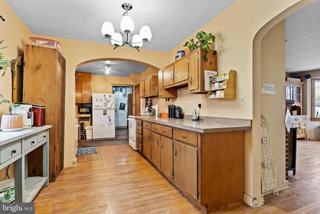 8 HELEN ST, Enola, PA 17025