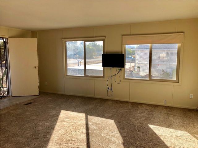 3211 E Carver Avenue, Kingman, AZ 86409