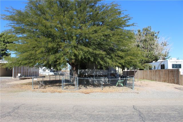 3211 E Carver Avenue, Kingman, AZ 86409