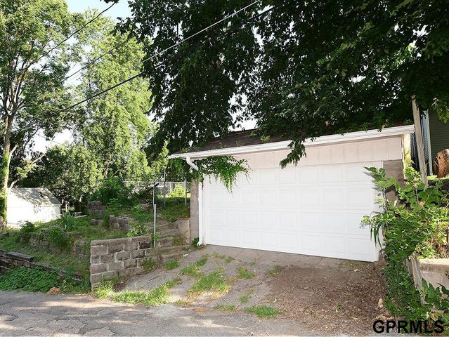 339 Sherman Avenue, Council Bluffs, IA 51503