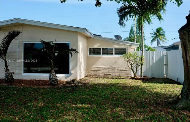 7000 SW 10th Street, Pembroke Pines, FL 33023