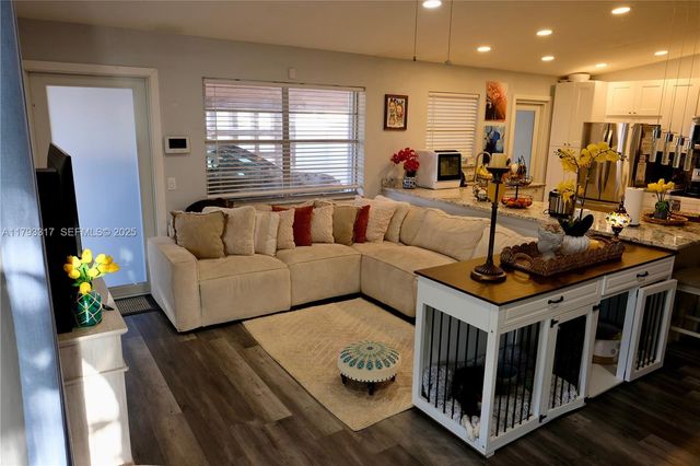 7000 SW 10th Street, Pembroke Pines, FL 33023