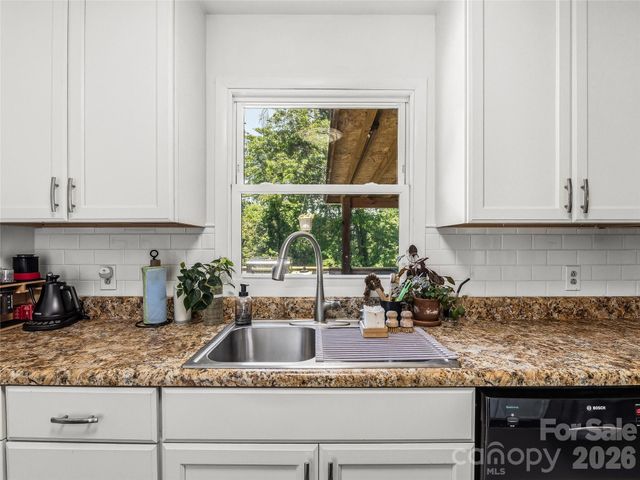 60 Skyview Terrace, Asheville, NC 28806