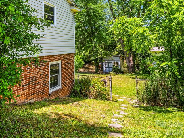 60 Skyview Terrace, Asheville, NC 28806