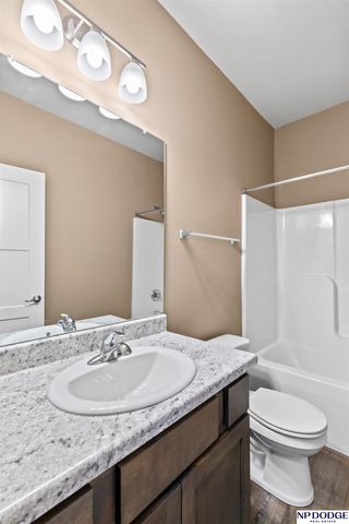 7305 N 166 Avenue, Bennington, NE 68007