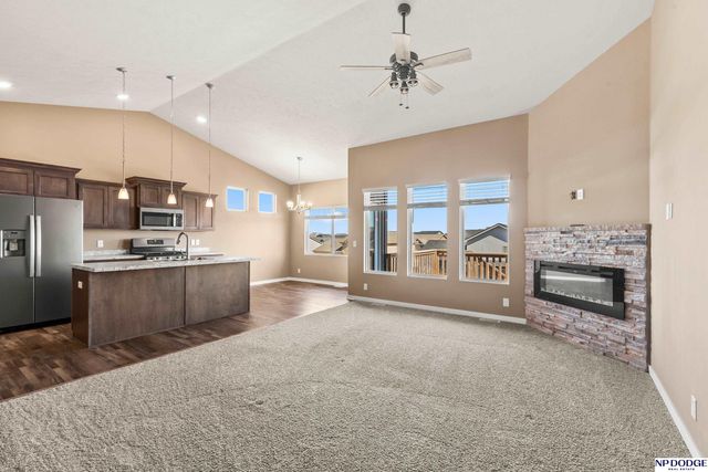 7305 N 166 Avenue, Bennington, NE 68007