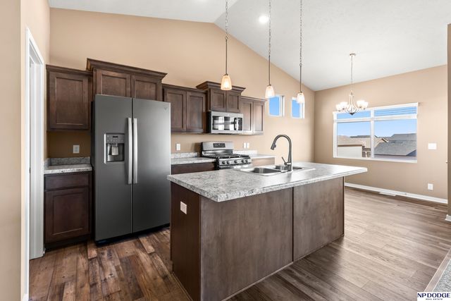 7305 N 166 Avenue, Bennington, NE 68007