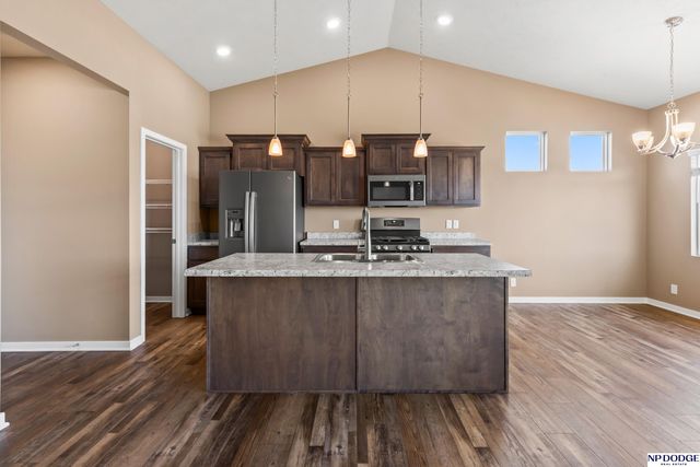 7305 N 166 Avenue, Bennington, NE 68007