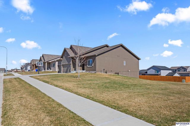 7305 N 166 Avenue, Bennington, NE 68007