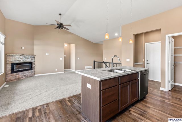 7305 N 166 Avenue, Bennington, NE 68007