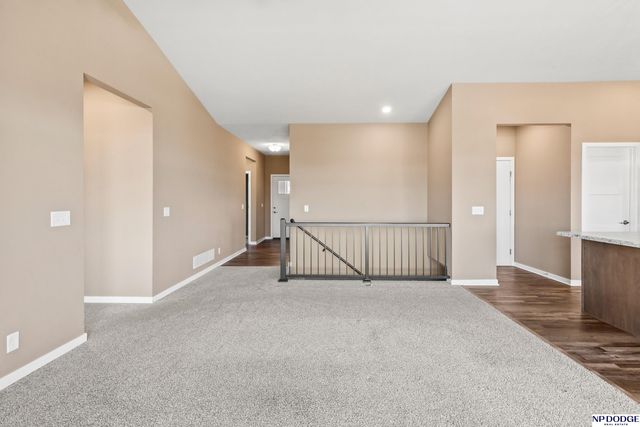 7305 N 166 Avenue, Bennington, NE 68007