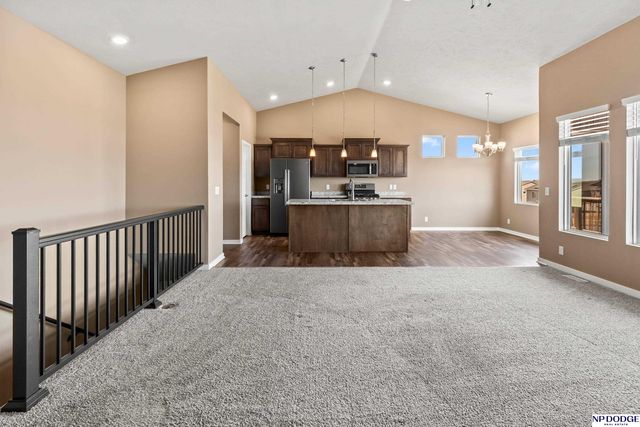 7305 N 166 Avenue, Bennington, NE 68007