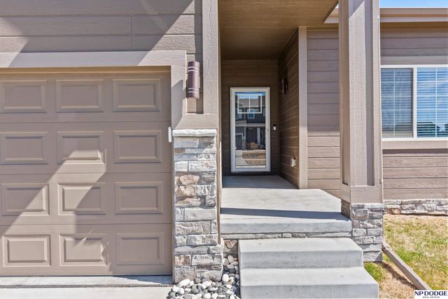 7305 N 166 Avenue, Bennington, NE 68007