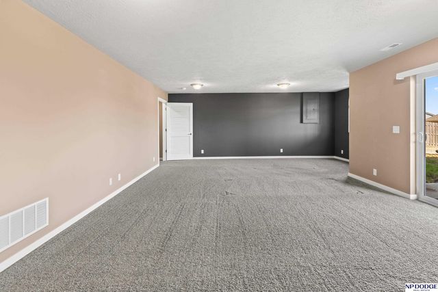 7305 N 166 Avenue, Bennington, NE 68007