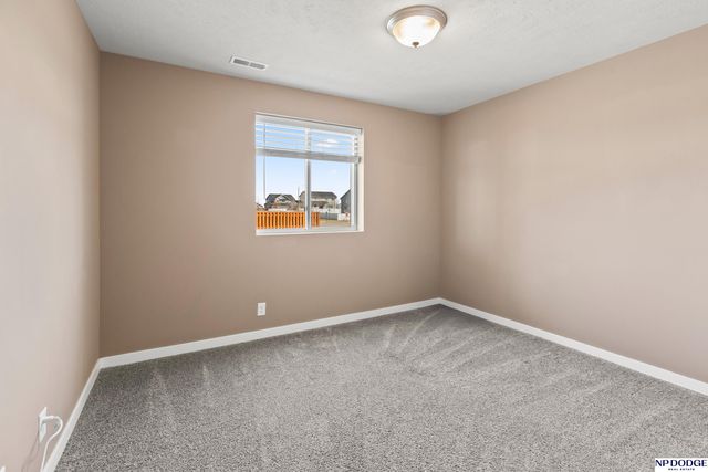 7305 N 166 Avenue, Bennington, NE 68007