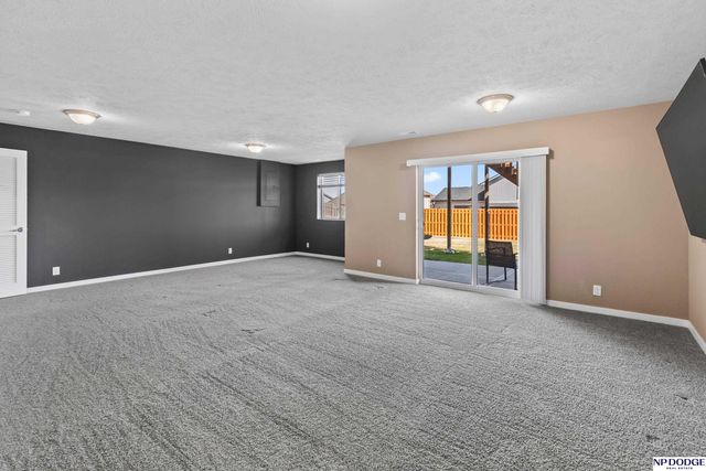 7305 N 166 Avenue, Bennington, NE 68007