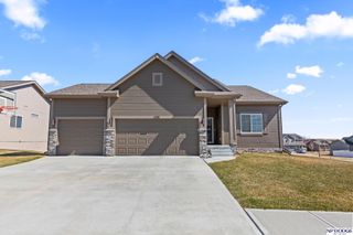 7305 N 166 Avenue, Bennington, NE 68007