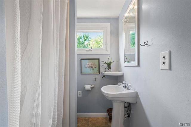900 Beley Avenue, Salina, NY 13211