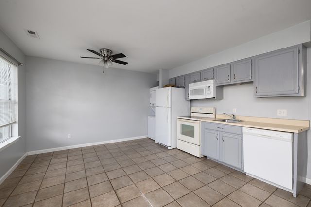 28 Fall Creek Drive Apt 1, Branson, MO 65616