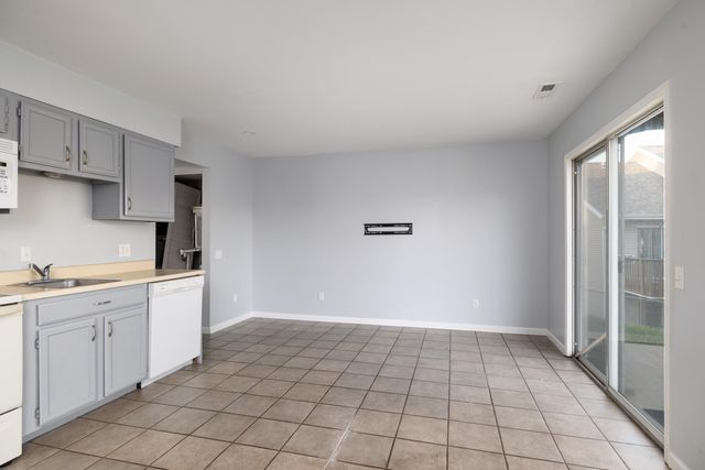 28 Fall Creek Drive Apt 1, Branson, MO 65616