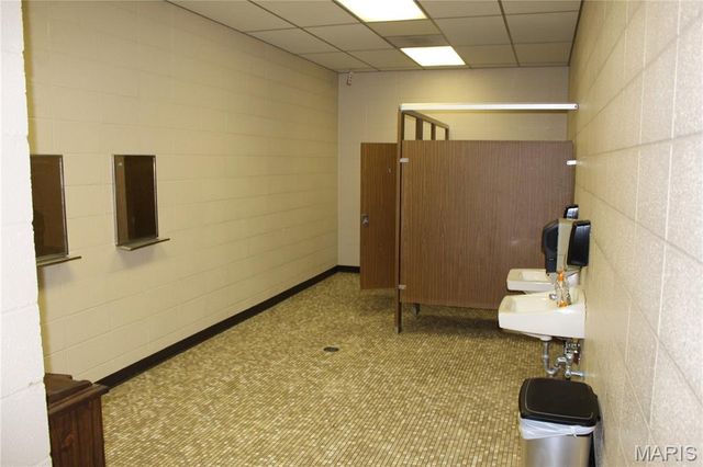 910 Vine Street, Poplar Bluff, MO 63901