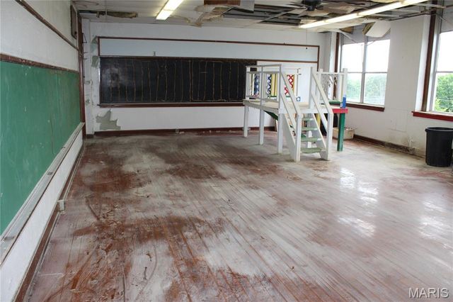 910 Vine Street, Poplar Bluff, MO 63901